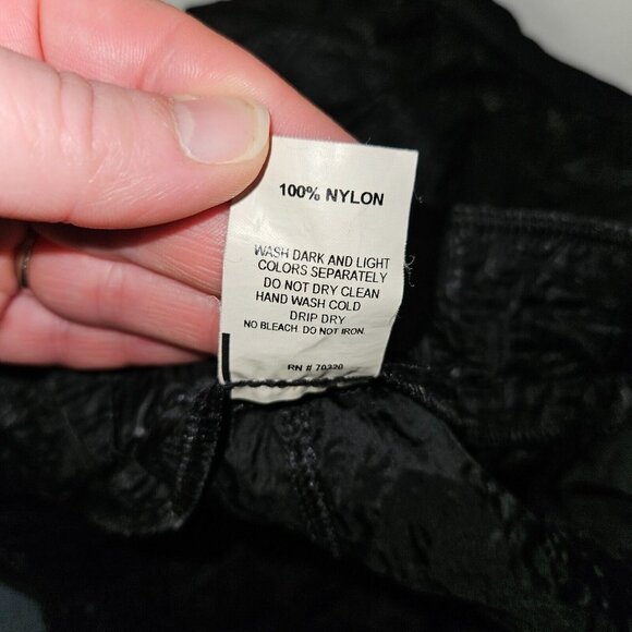 Eurotard Black Ripstop Athletic Warm-Up Shorts Girls Large Pockets 100% Nylon - Picture 5 of 7